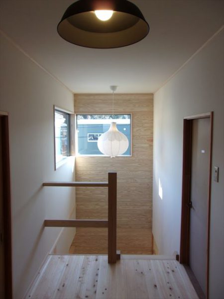 杉板張りの吹き抜け